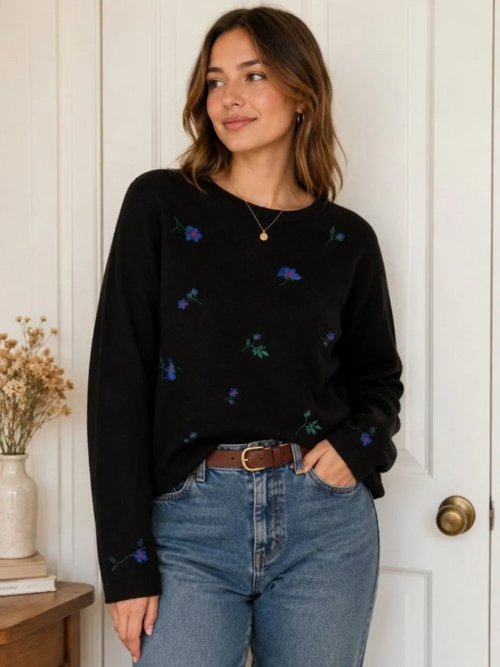 Vintage Crazy Horse Liz Claiborne Floral Embroidered Black Sweater M ✨‎
